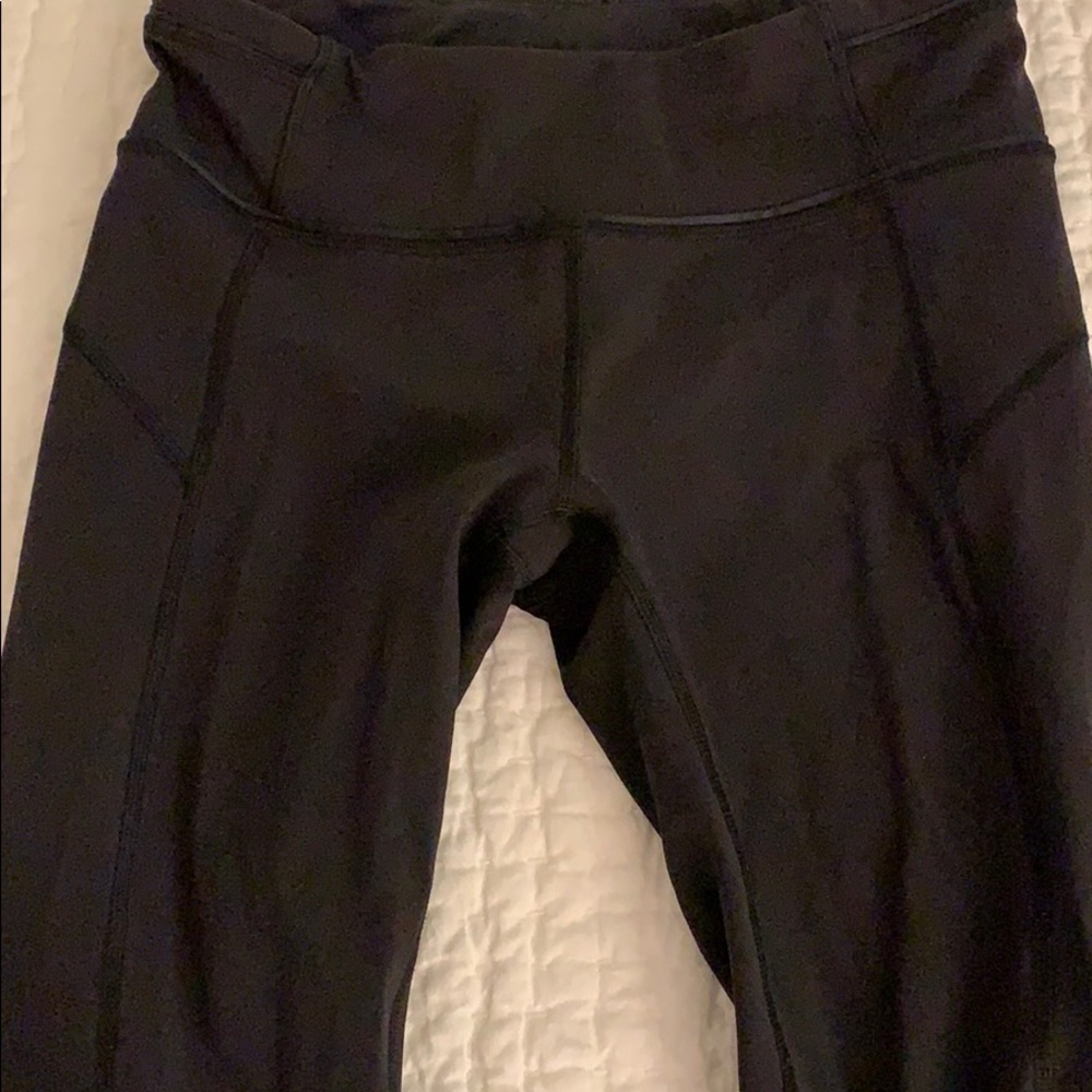 Women’s Lululemon workout pants